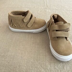 Baby gap size 7 Brown moccasin patch shoes